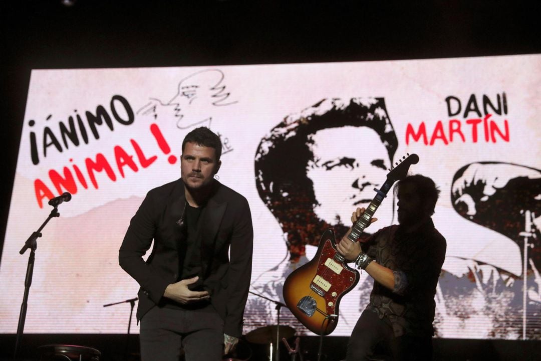 Dani Martín, durante su actuación en el concierto homenaje a Luis Eduardo Aute.