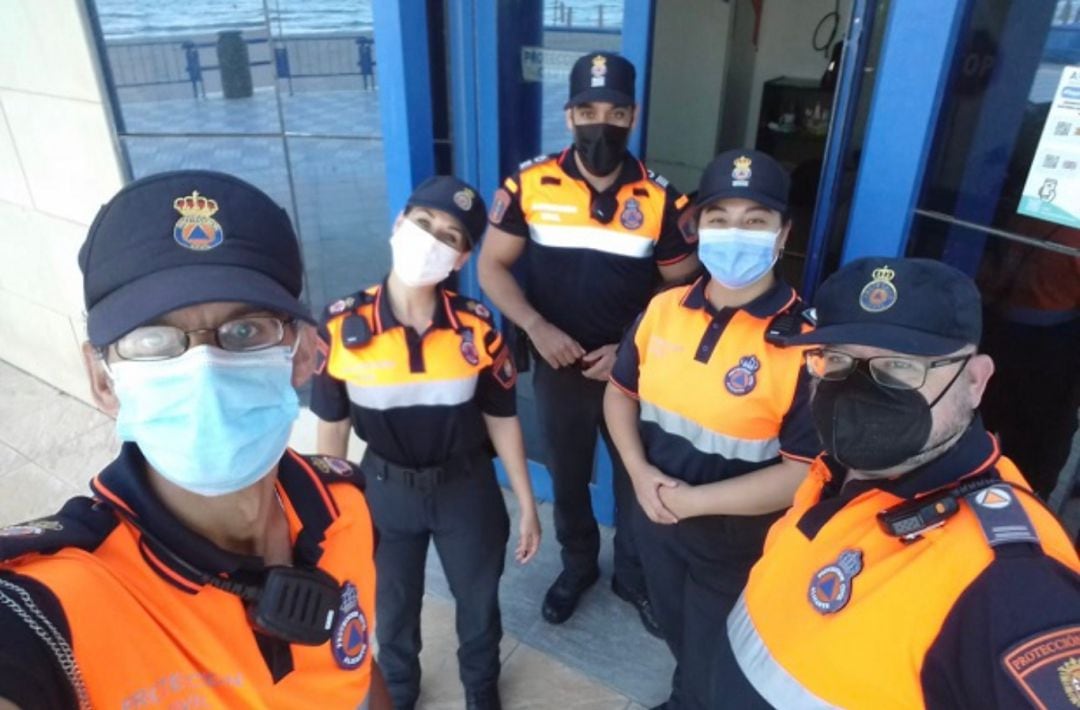 Voluntarios de Protección Civil en Alicante