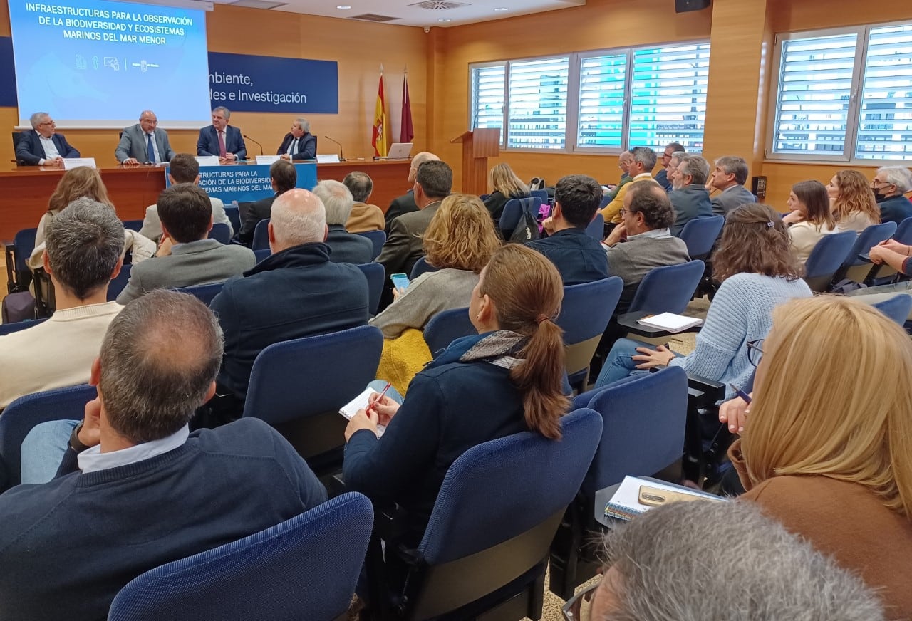 El consejero de Medio Ambiente, Mar Menor, Universidades e Investigación, Juan María Vázquez, durante la inauguración de la jornada &#039;Infraestructuras para la observación de la biodiversidad y ecosistemas marinos del Mar Menor&#039;