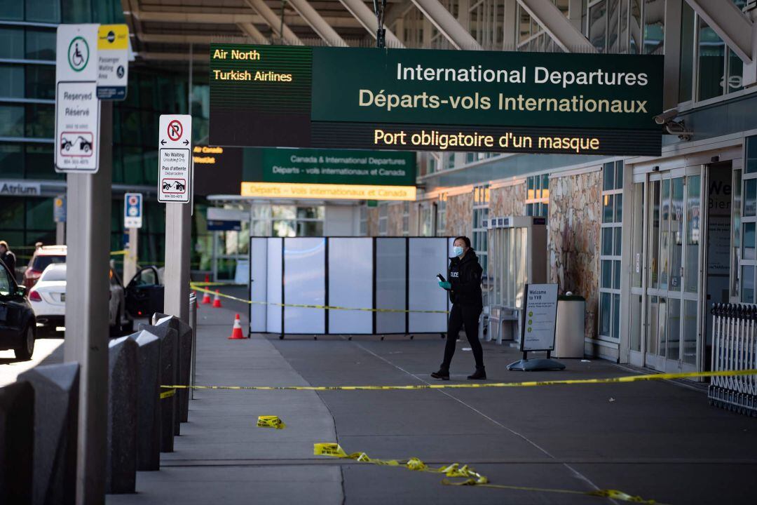 La Policía en el aeropuerto de Vancouver tras el tiroteo 