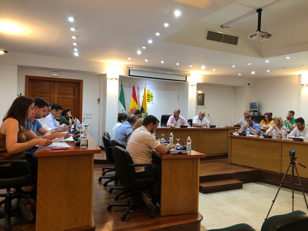 Sesión plenaria de organización en el ayuntamiento de Los Barrios 