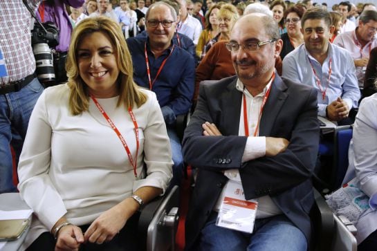 La presidenta de la Junta de Andalucía, Susana Díaz, junto al presidente del Gobierno de Aragón, Javier Lambán, momentos antes del incio del Comité Federal.