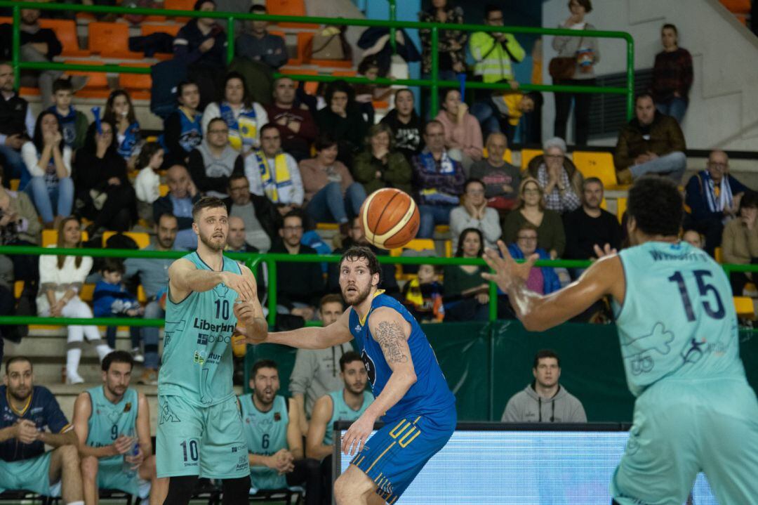 El COB cayó en la tarde de este sábado en el Pazo, frente al Oviedo 65-72.