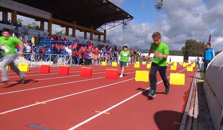 VI Olimpiada Escolar en el Estadio Municipal