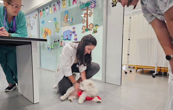 Visita canina al Hospital de La Línea