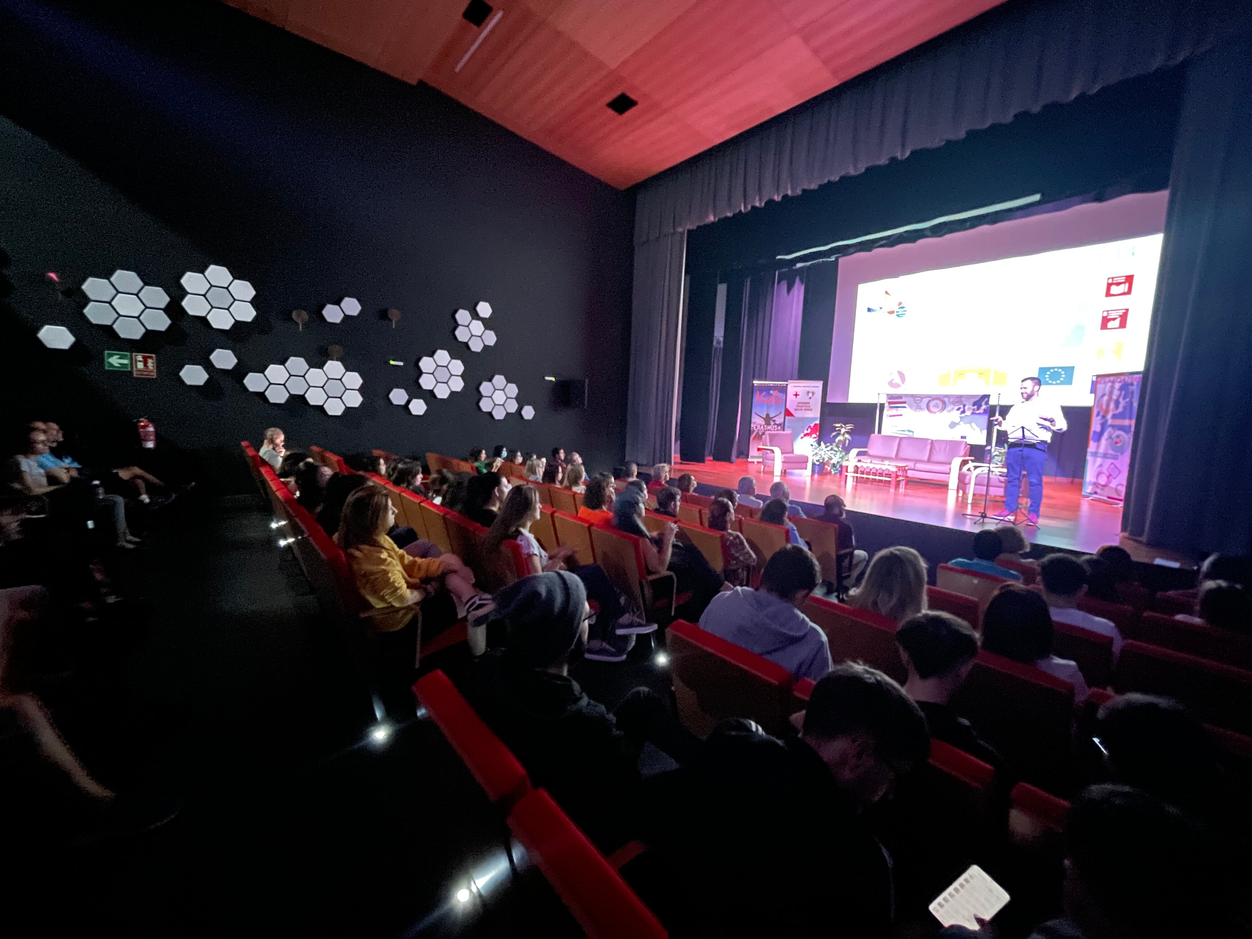 Luis Salaya durante la inauguración de los ‘Erasmus Days. Una FP que mira desde el barrio a Europa’