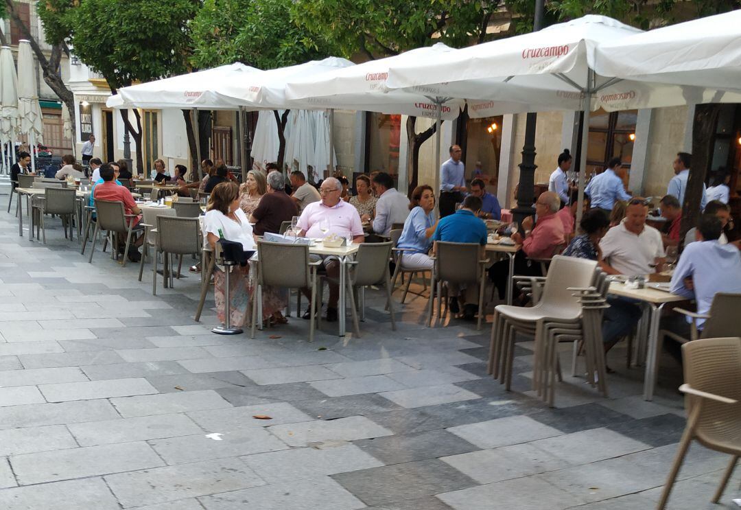 Imagen de una terraza del centro de Jerez