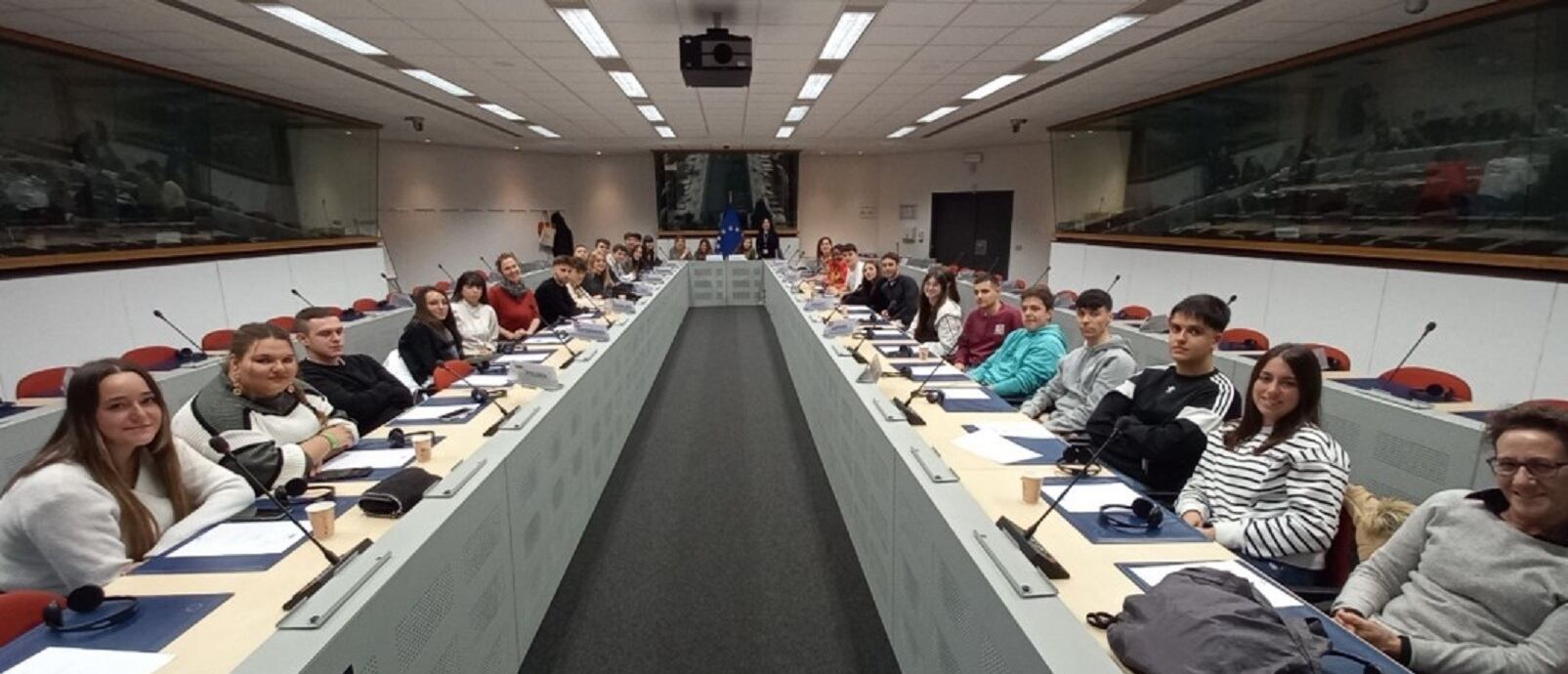 El IES Virgen de la Calle, centro embajador del Parlamento Europeo, visita su sede en Bruselas