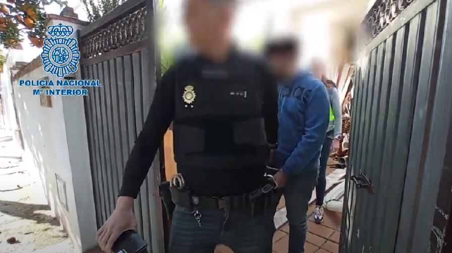 Uno de los detenidos por la Policía