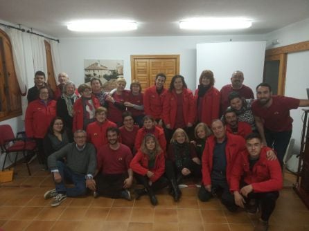 Foto de familia en Fresnillo de las Dueñas del Día del Voluntariado