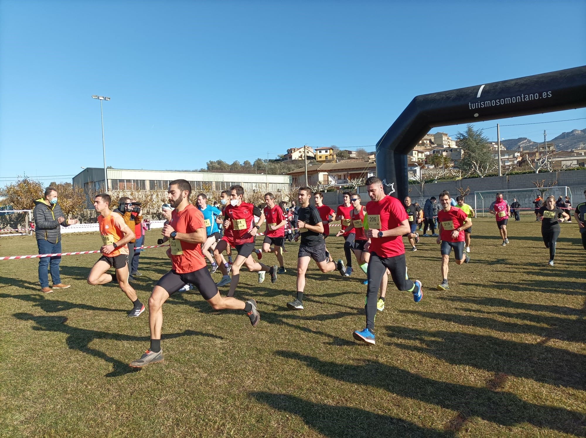 Más de cien atletas de todas las categorías participarán en el Cross de Estadilla. Foto: Comarca de Somontano