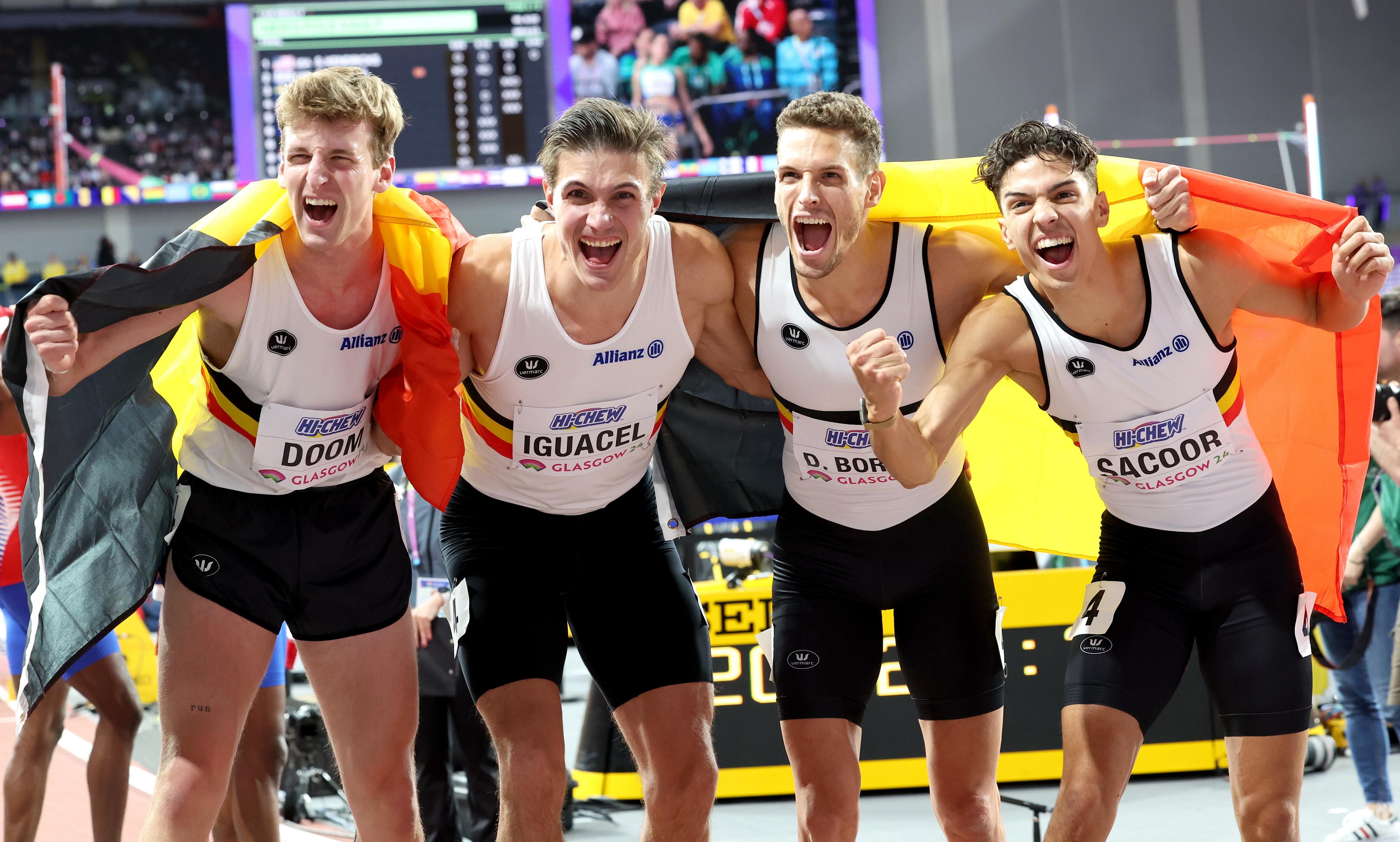 Glasgow (United Kingdom), 03/03/2024.- (from L) Alexander Doom, Christian Iguacel Dylan Borlee and Jonathan Sacoor of Belgium celebrate after winning the Men&#039;s 4x400m Relay final at the World Athletics Indoor Championships in Glasgow, Britain, 03 March 2024. (Mundial de Atletismo, 400 metros, Relevos 4x400, Bélgica, Reino Unido) EFE/EPA/ROBERT PERRY
