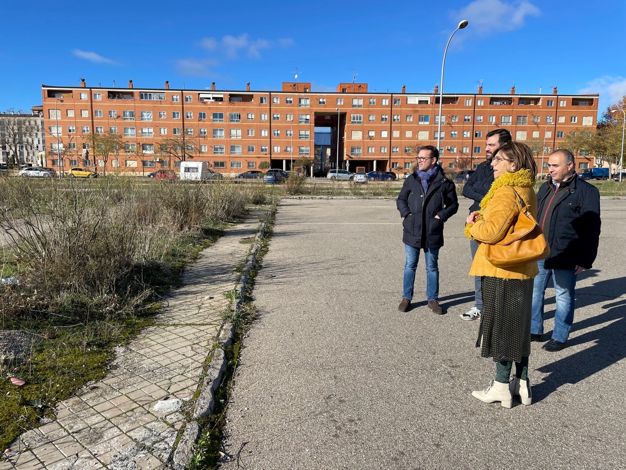Visita procuradores a Aranda; terrenos anexos al futuro hospital