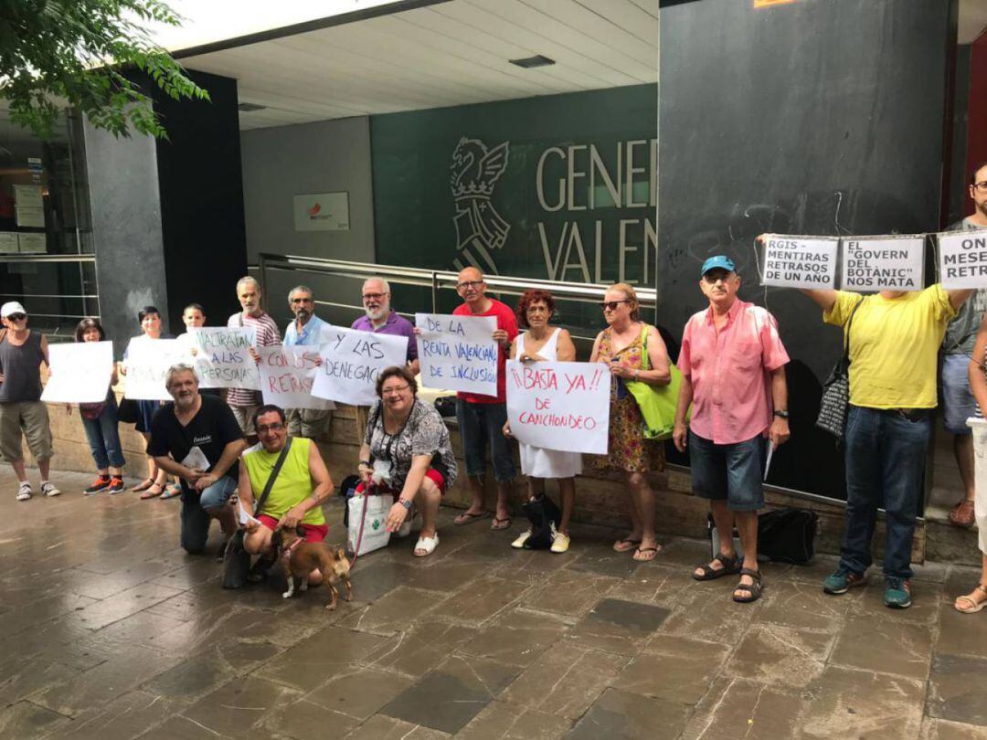 Imagen de archivo de una concentración realizada por los afectados de la RVI en el edifidio PROP