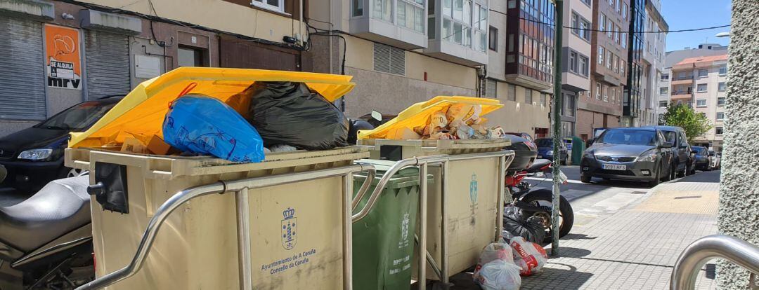 Contenedores llenos en A Coruña