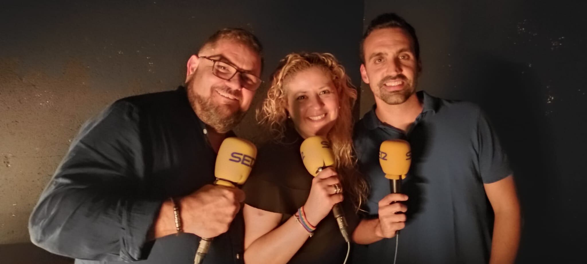 Santi Huertas, Esther Escolar y Alejandro Moya durante la retransmisión