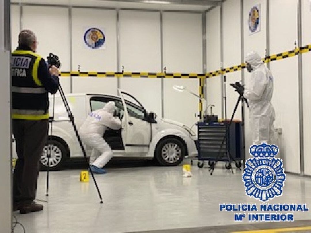 Estación en la búsqueda y revelado de evidencias forenses