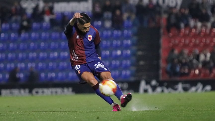 Fidel Chaves seguirá siendo fundamental en las aspiraciones del Eldense