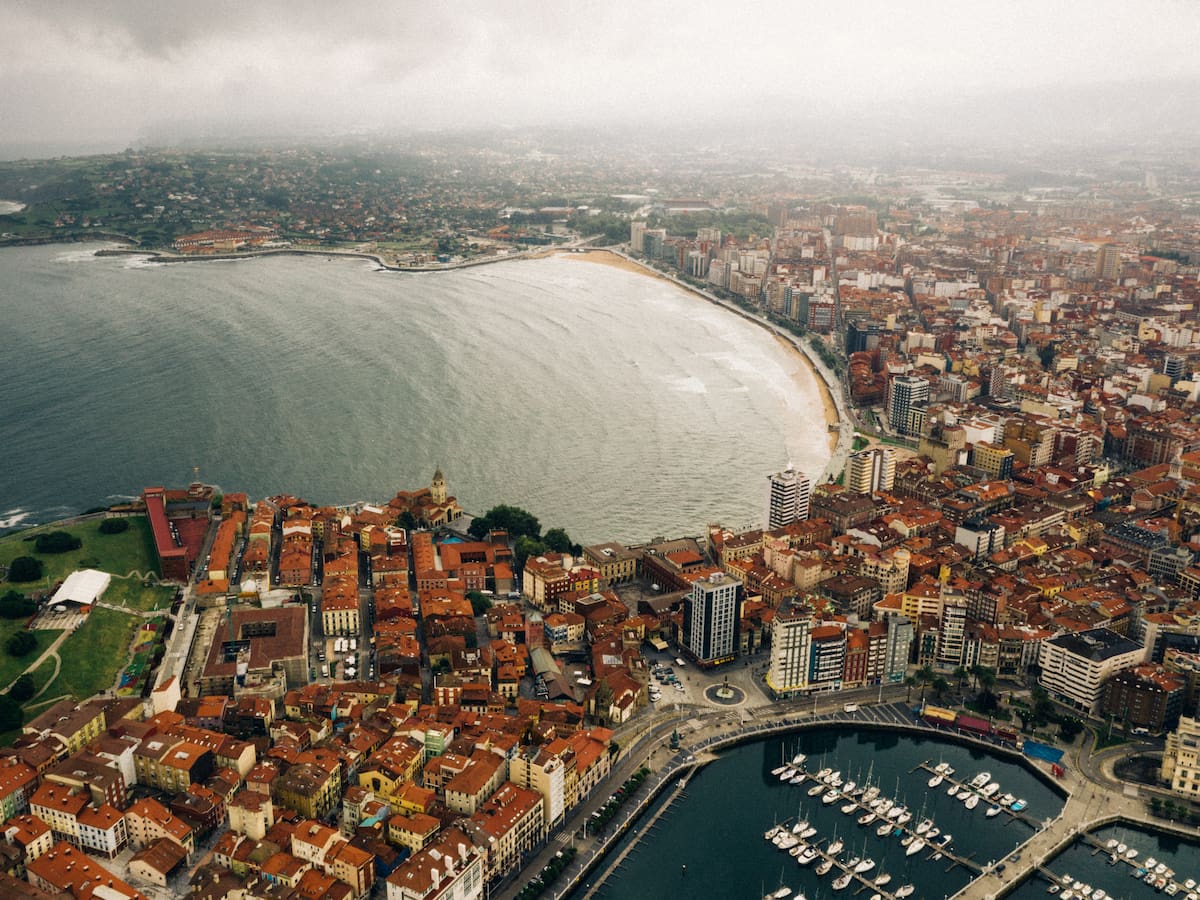 La Asociación de Vuts de Gijón se siente atacada injustamente por la administración local.