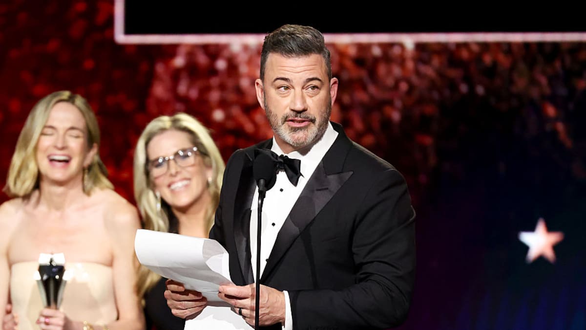 Jimmy Kimmel le dedica unas palabras a Trump en los Critics Choice Awards: "Sin él nos iríamos a casa con las manos vacías"