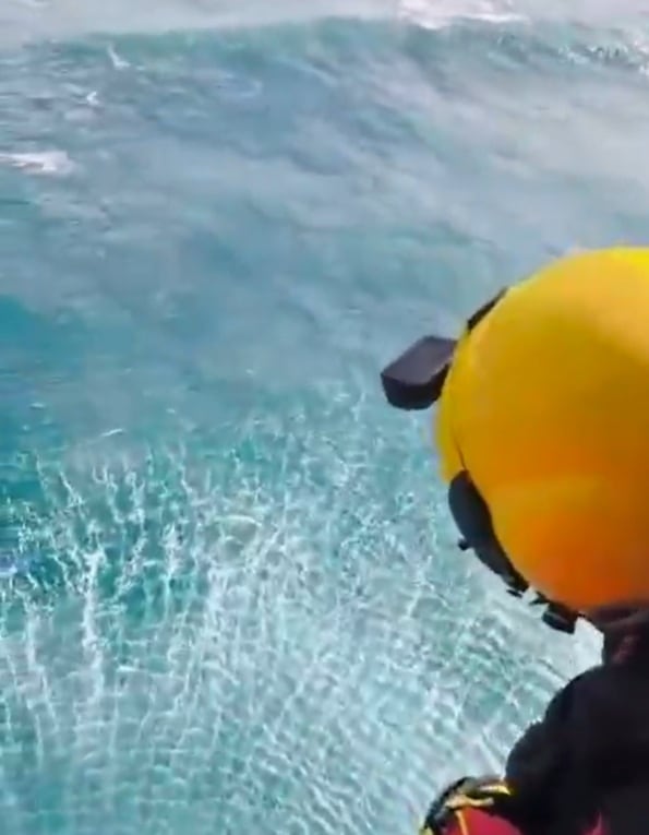 Continúan las labores de búsqueda de un parapentista en Puerto de la Cruz. (Emergencias del Gobierno de Canarias)