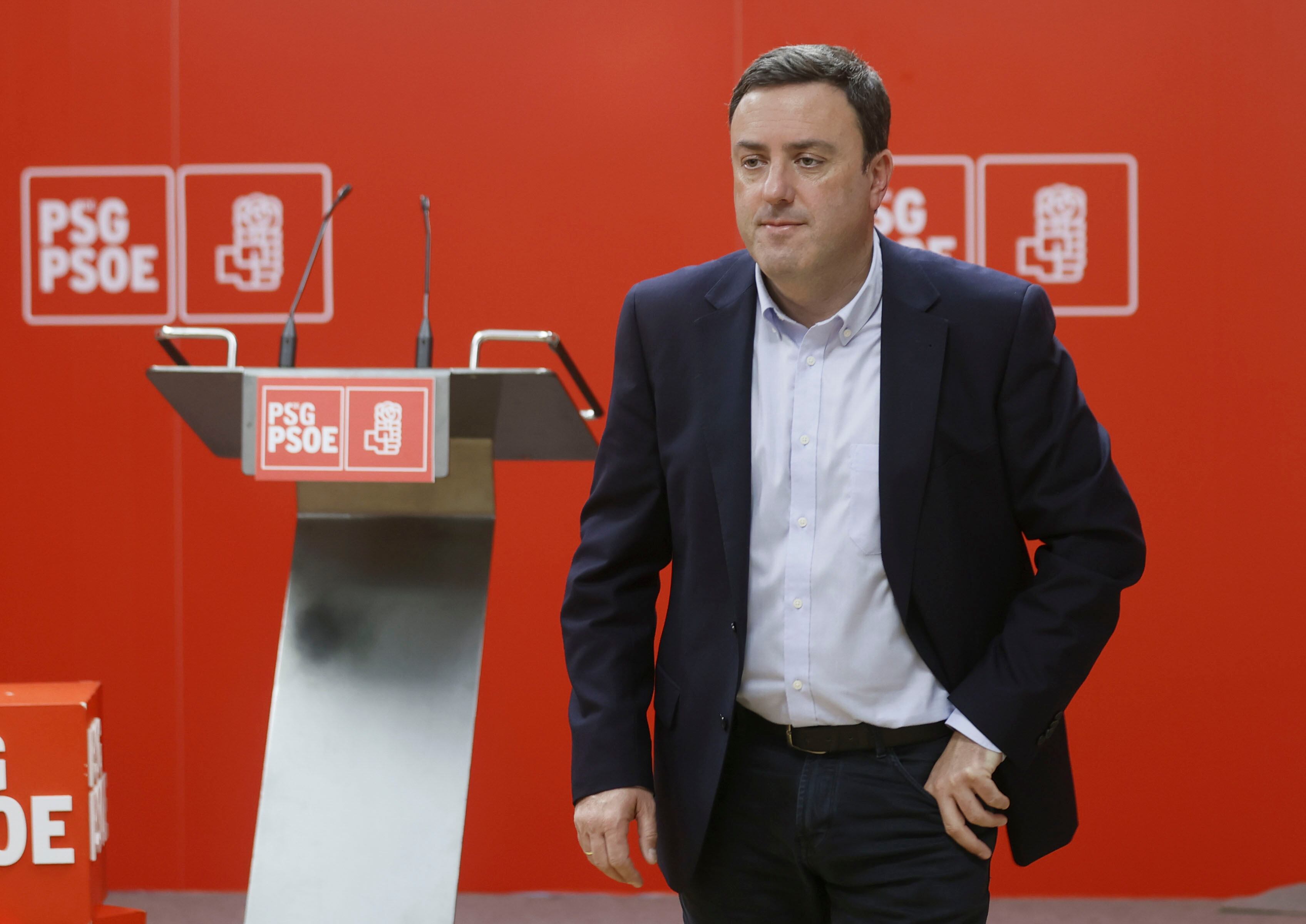 GRAF5651. SANTIAGO DE COMPOSTELA.- El secretario general del PSdeG, Valentín González Formoso, tras una rueda de prensa en Santiago de Compostela. EFE/Lavandeira jr