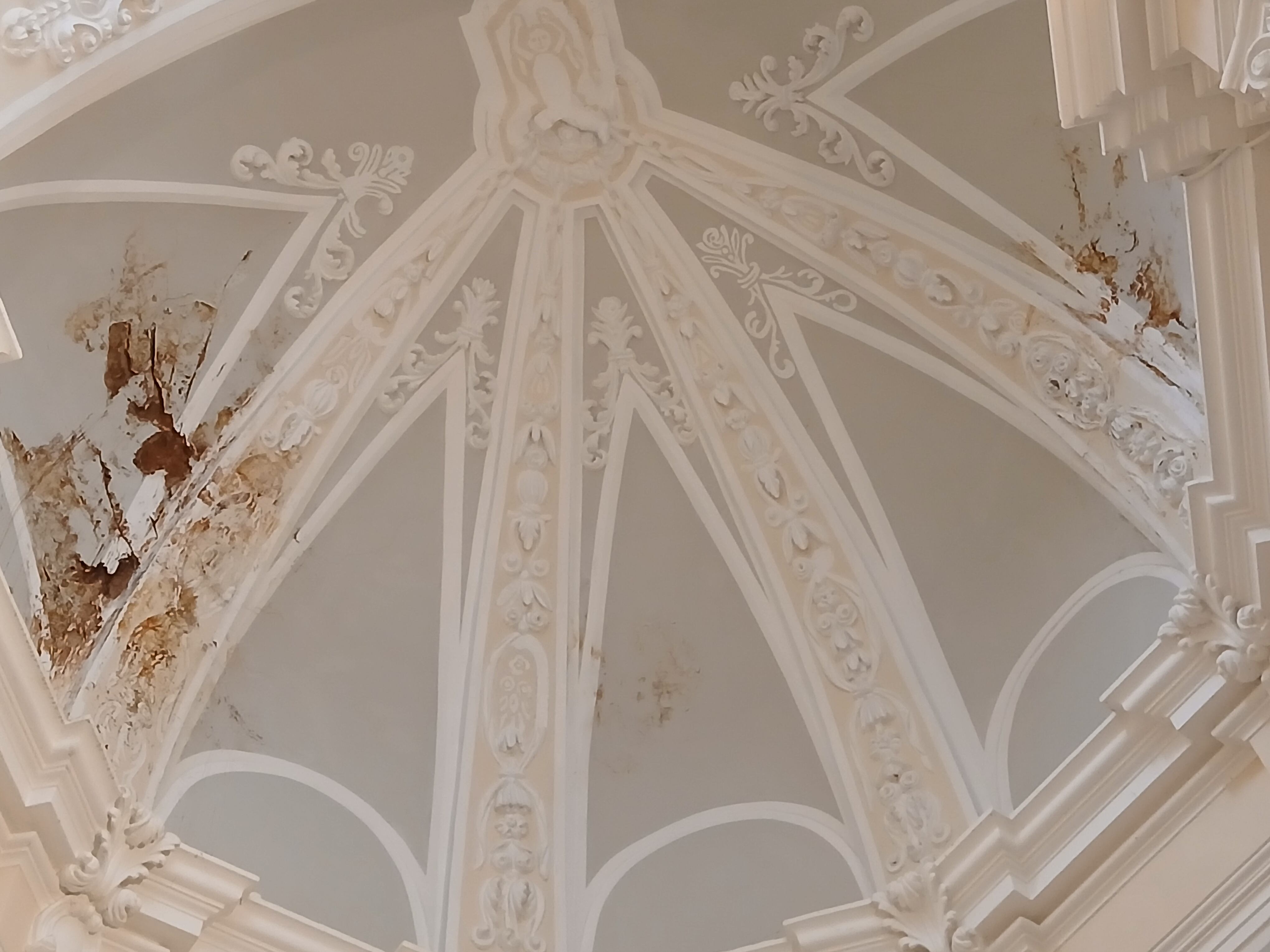 Goteras en la ermita de Salas