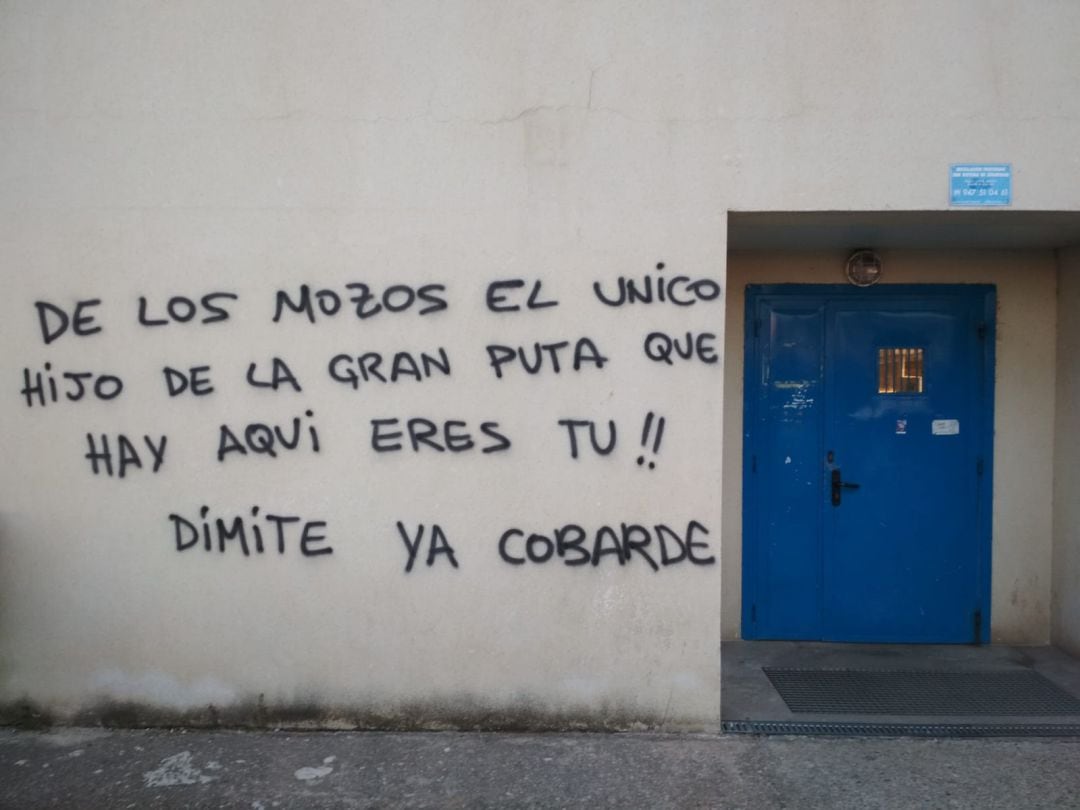 Una de las pintadas que han aparecido en El Montecillo