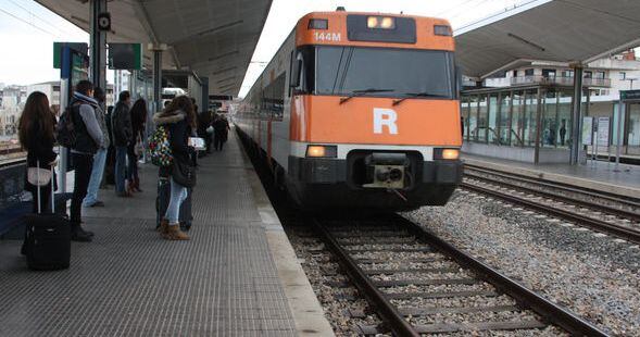 Els trens de la línia RG1 circulen entre Mataró i Figueres