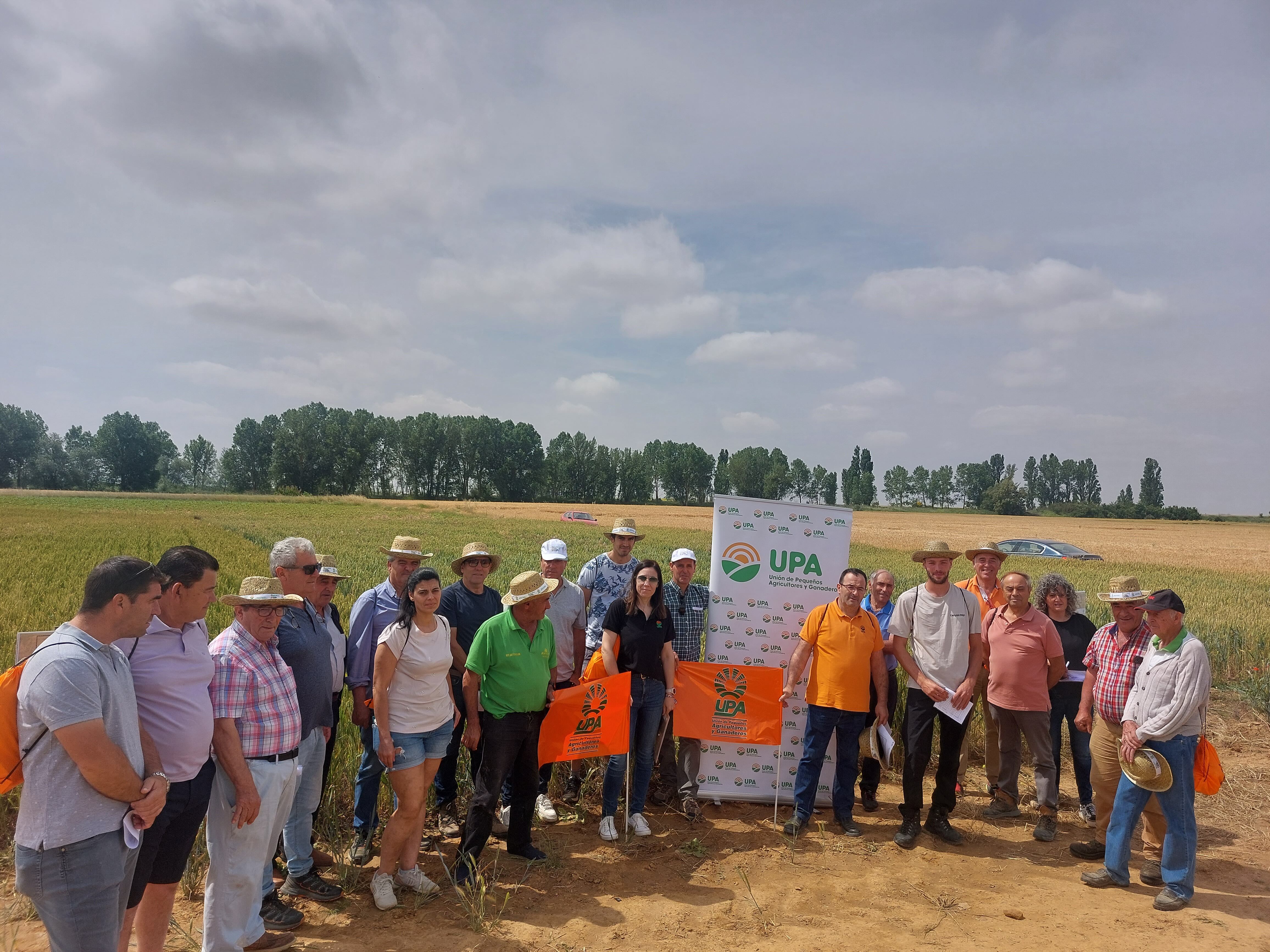 Grupo de agricultores que ha participado en la iniciativa