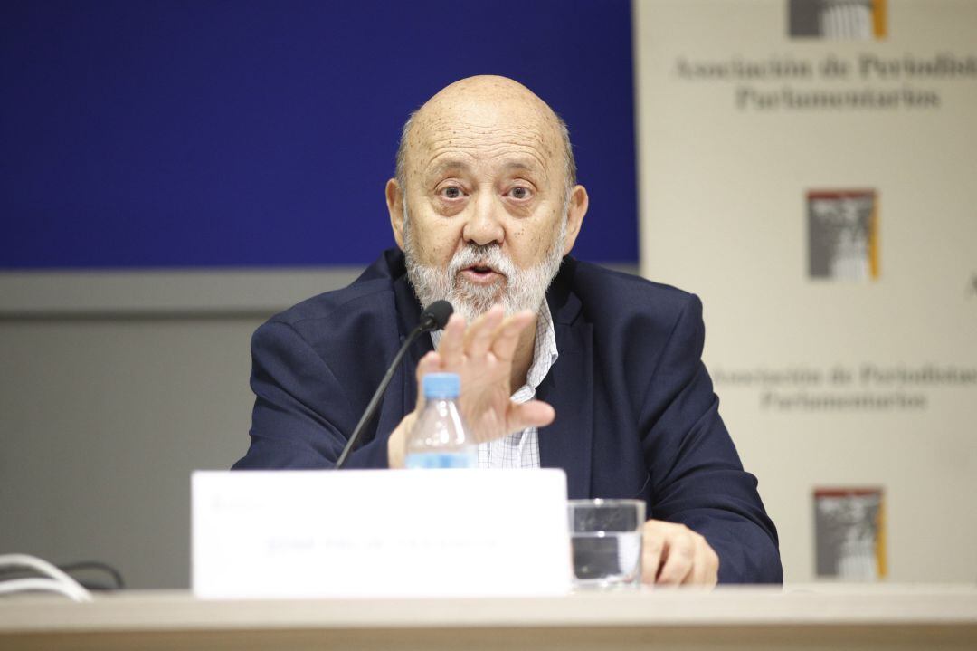 El presidente del CIS, José Félix Tezanos, en una mesa redonda.