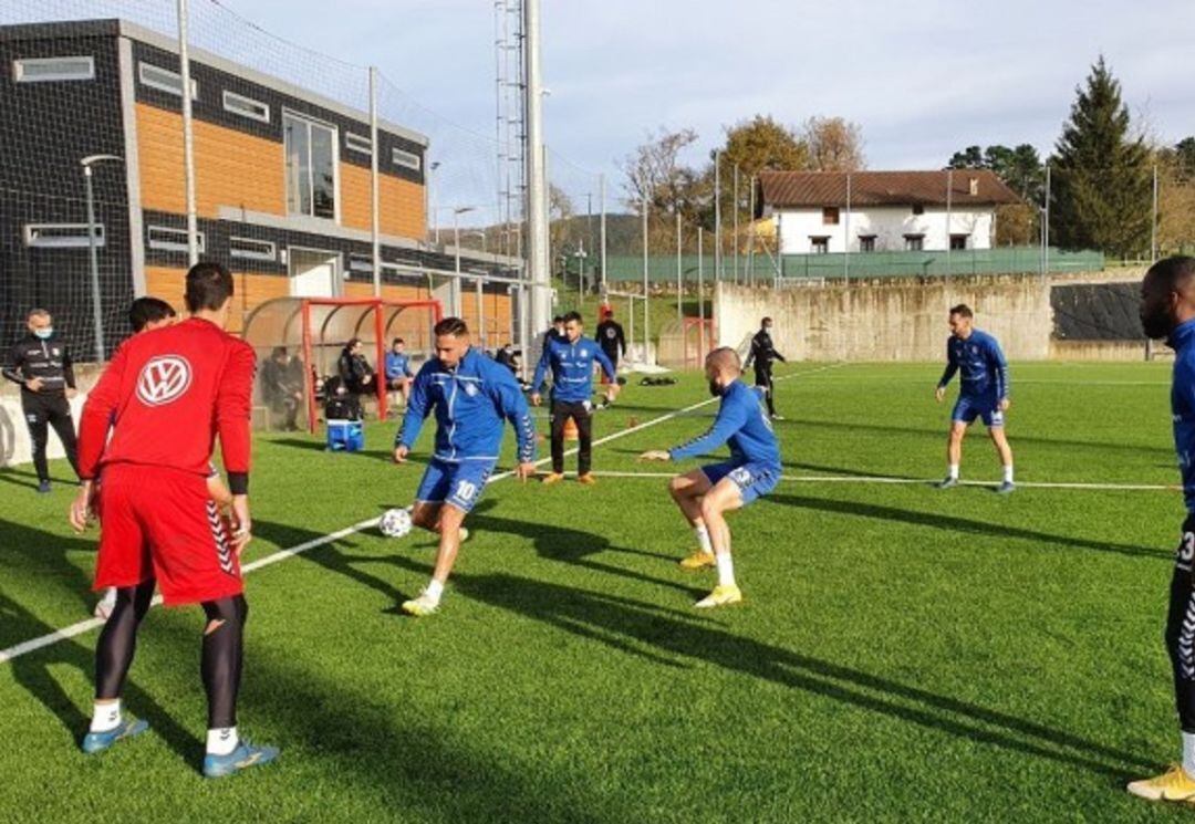 Sesión preparatoria de los blanquiazules en las inslalaciones de Lezama