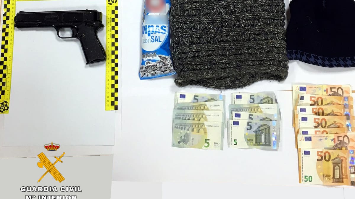 La Guardia Civil de Cantabria detiene el presunto autor de un atraco en un supermercado de Noja