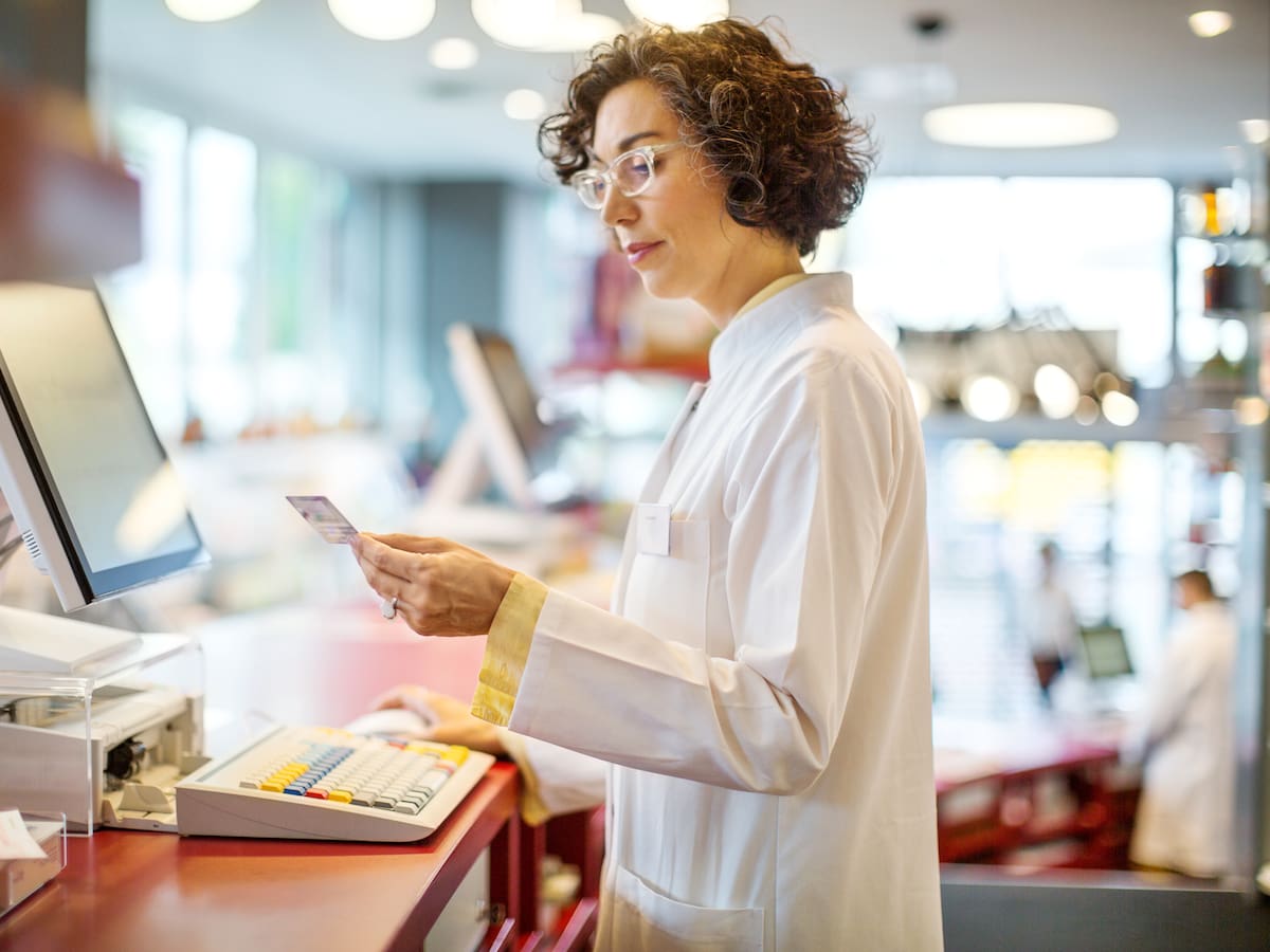 Una caída del sistema de receta electrónica afecta a todas las farmacias de Cantabria durante varias horas