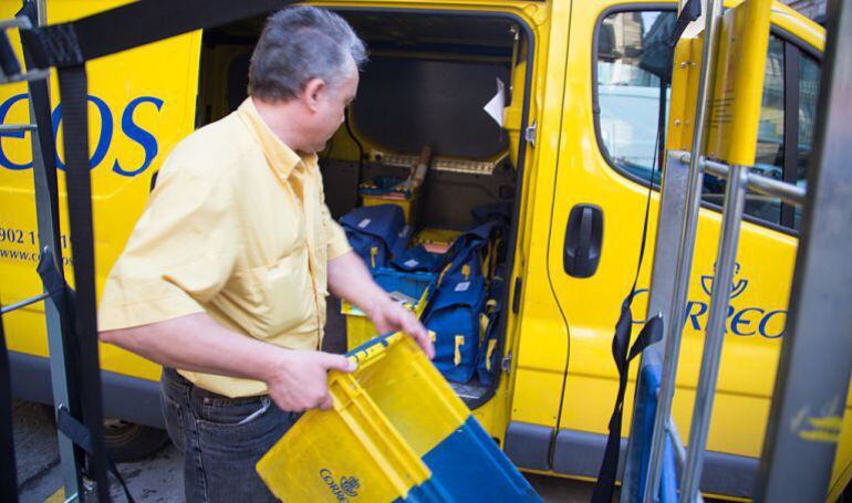 El CSIF denuncia una situación de caos en Correos durante el verano