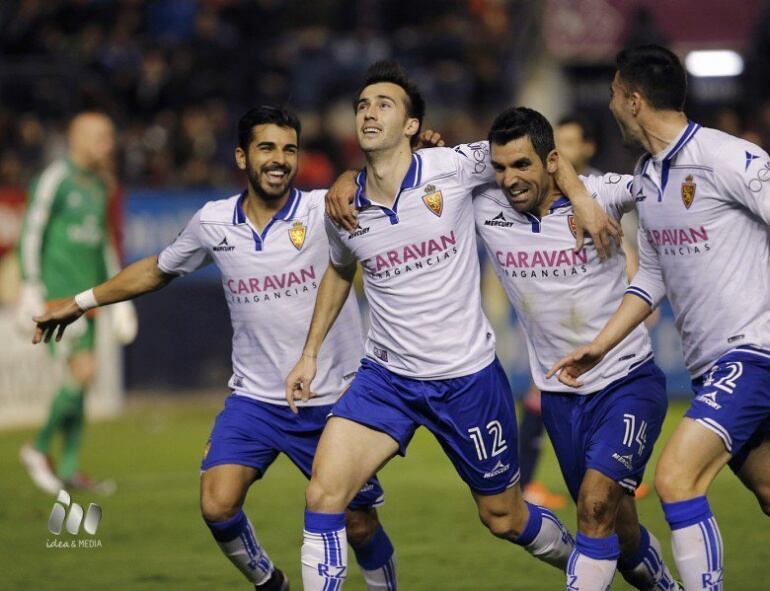 Los jugadores celebran el gol marcado por Lanzarote en El Sadar