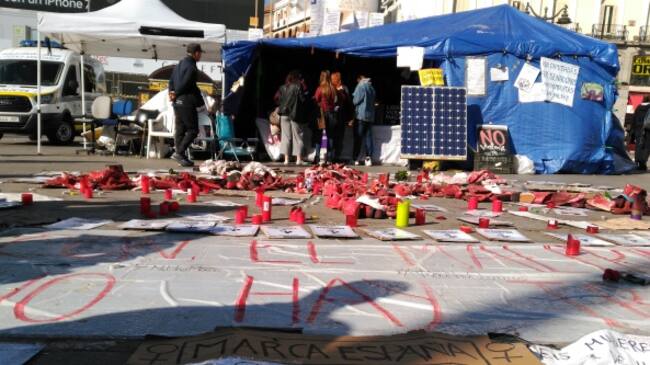 Las cuatro mujeres llevan a cabo la huelga de hambre en una carpa en la Puerta del Sol.