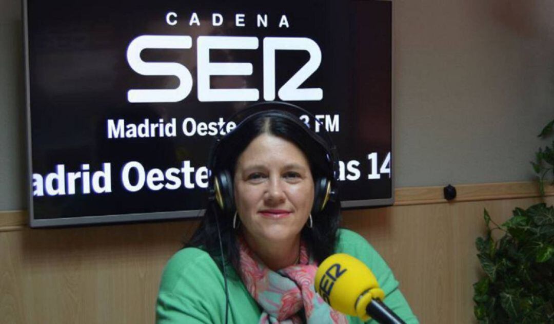 Mirina Cortés, Presidenta del PP de Móstoles, en los estudios de Ser Madrid Oeste (foto de archivo)