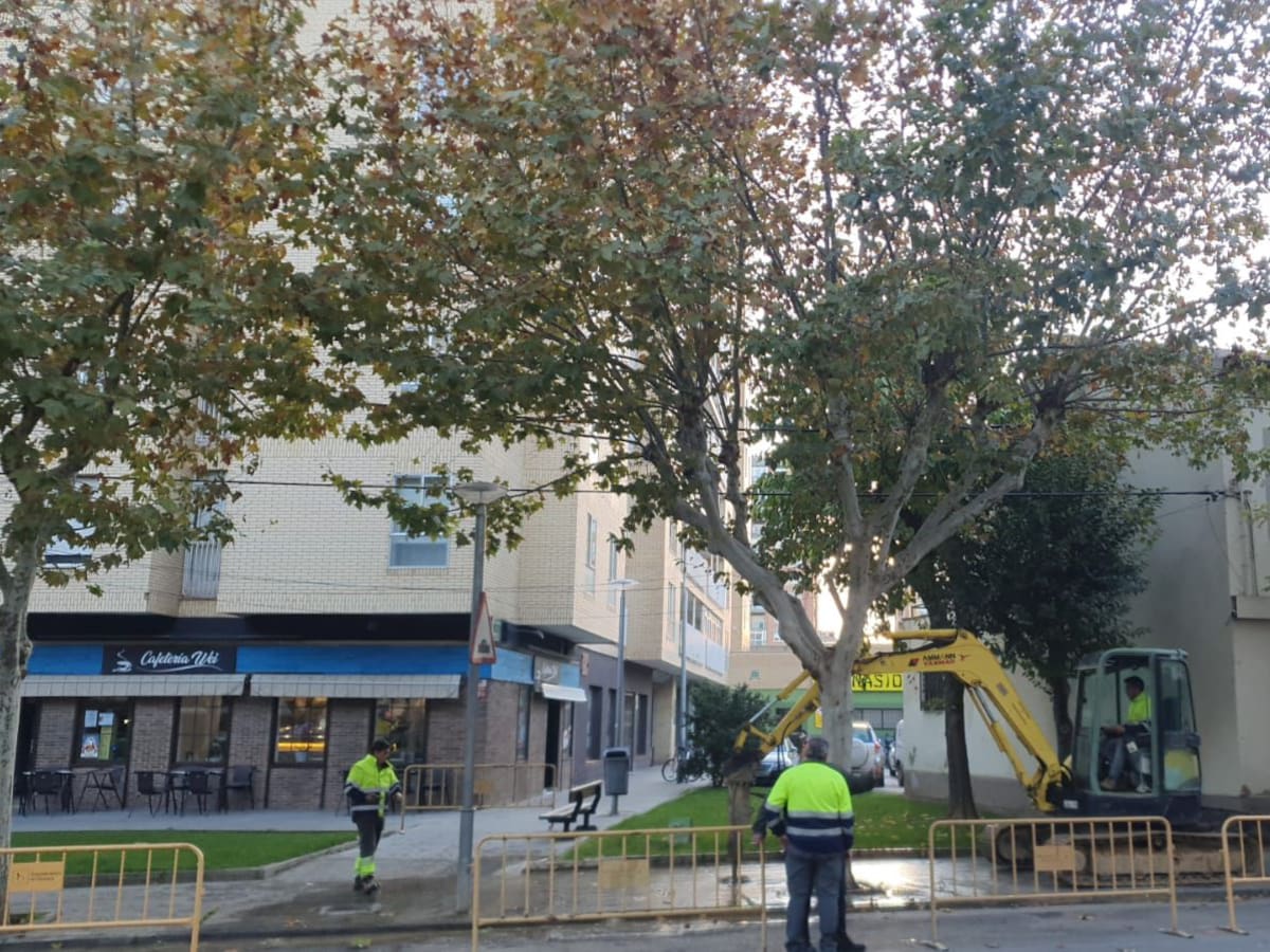 La rotura de una tubería en doctor Artero obliga a cortar el suministro