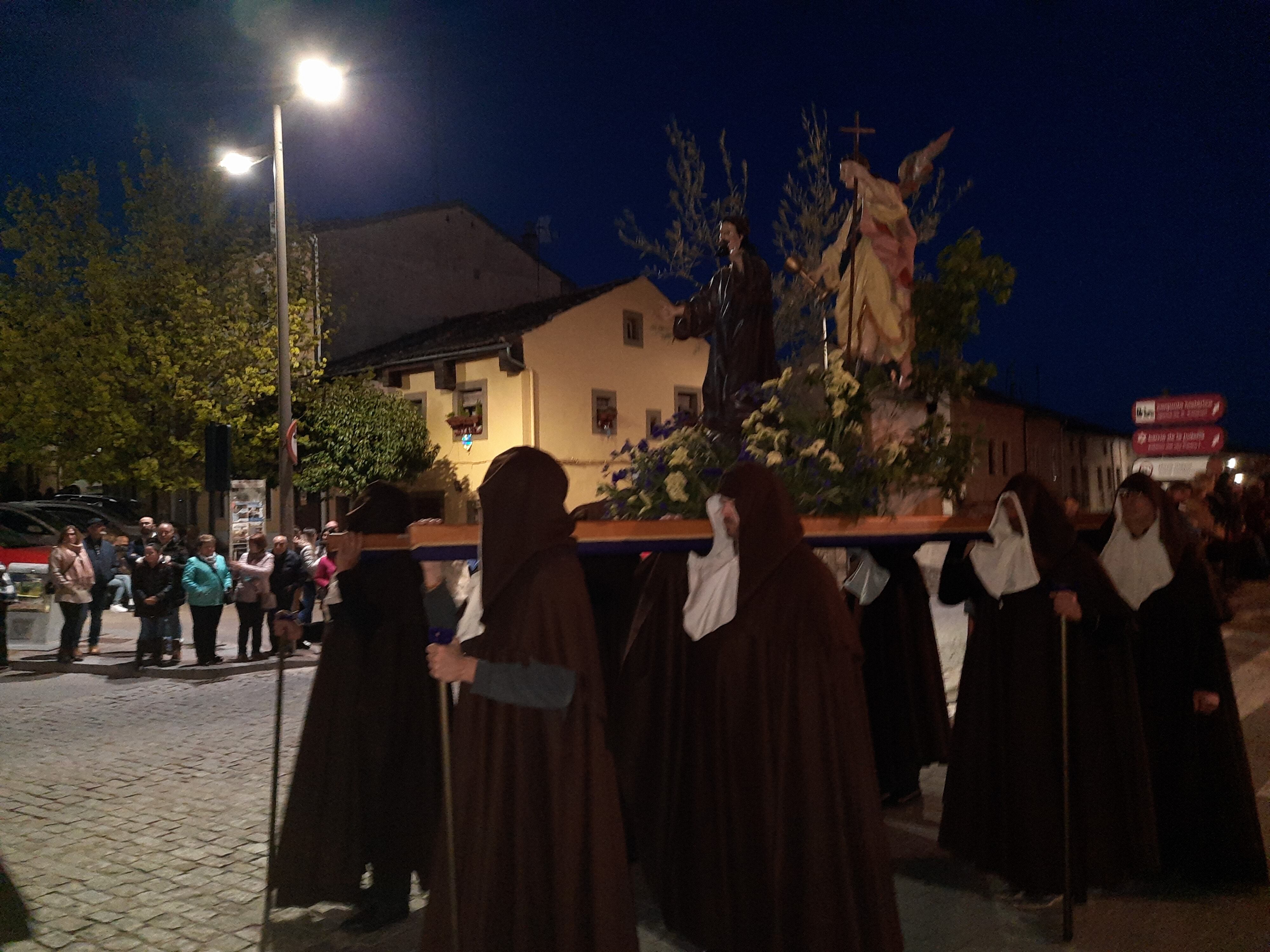 La Oración en el Huerto sale en andas en la procesión de Jueves Santo de Cuéllar