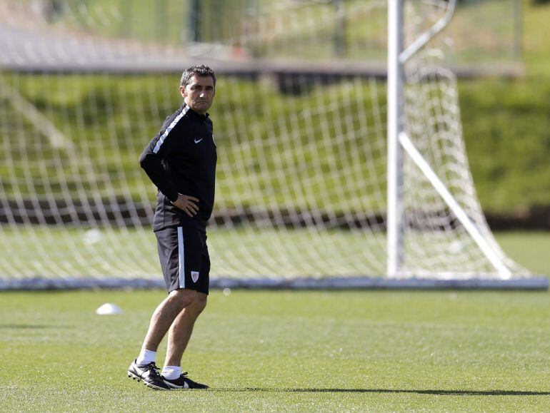 Ernesto Valverde, en un entrenamiento.