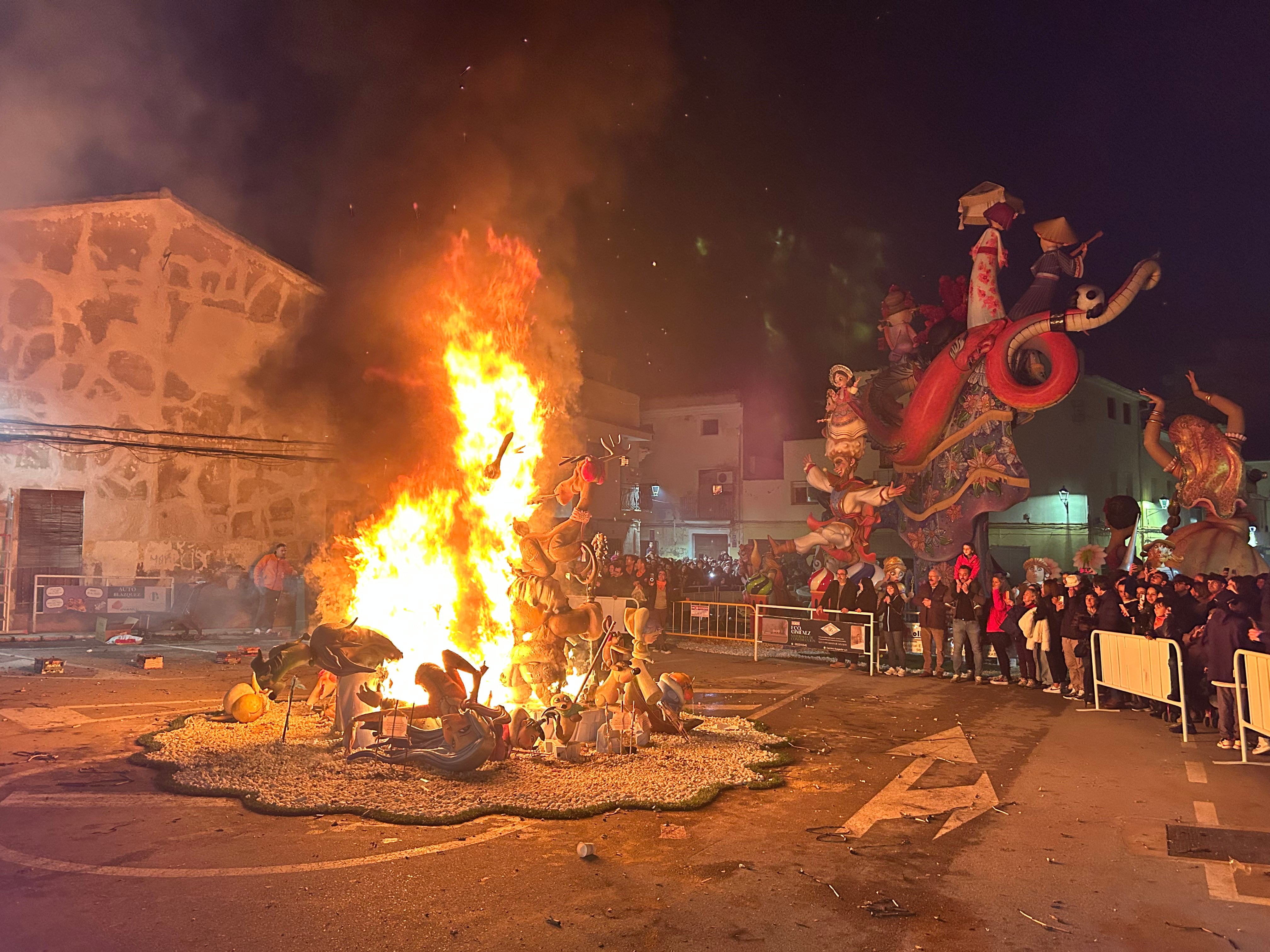 Cremà de la Falla Infantil de Xàtiva 2025. Fuente: Radio Xàtiva Cadena SER