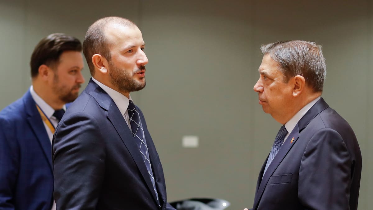 El comisario europeo de Pesca defiende la aplicación de las restricciones aunque se puedan revisar en seis semanas