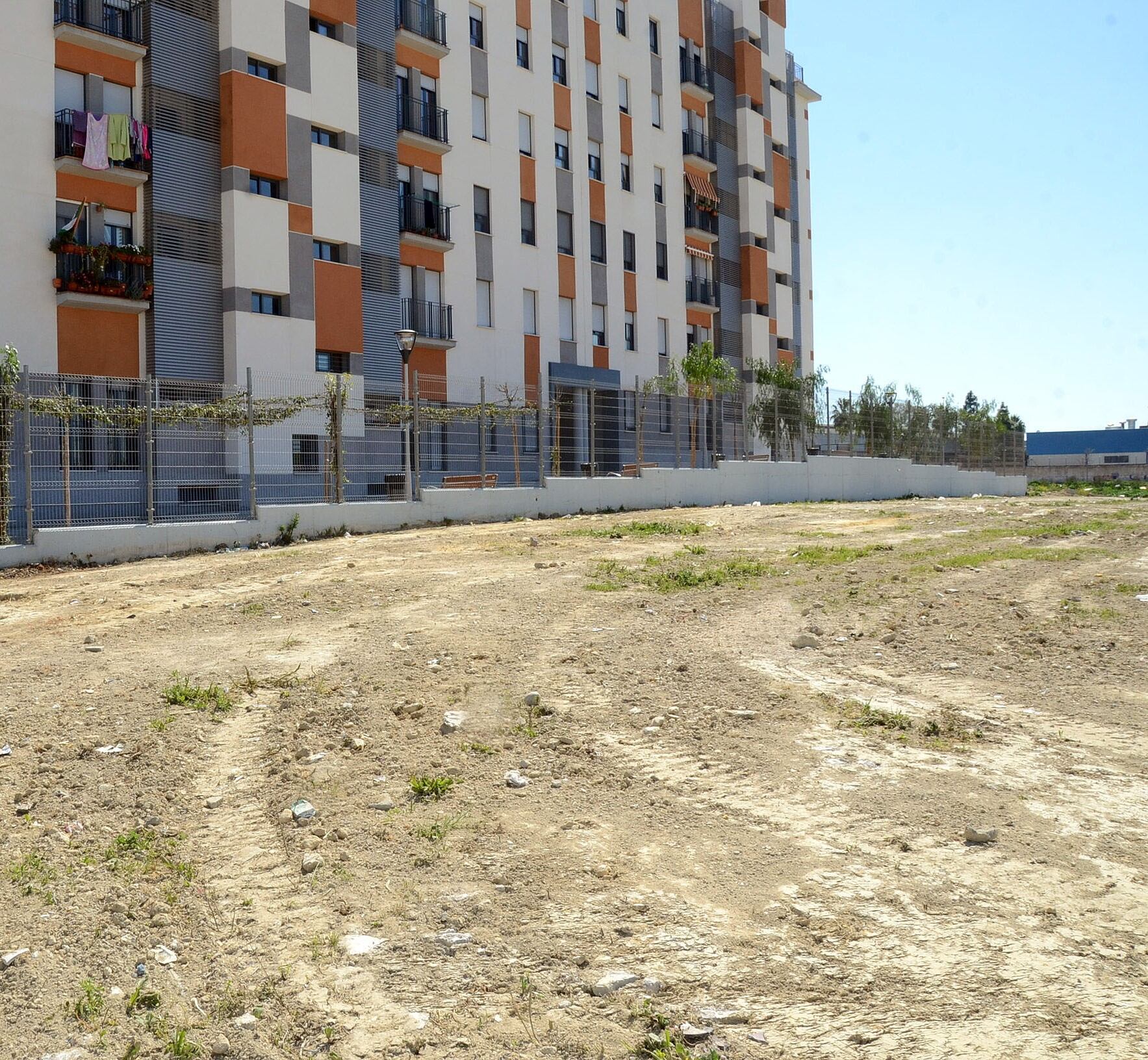 Estado de los solares junto a los bloques