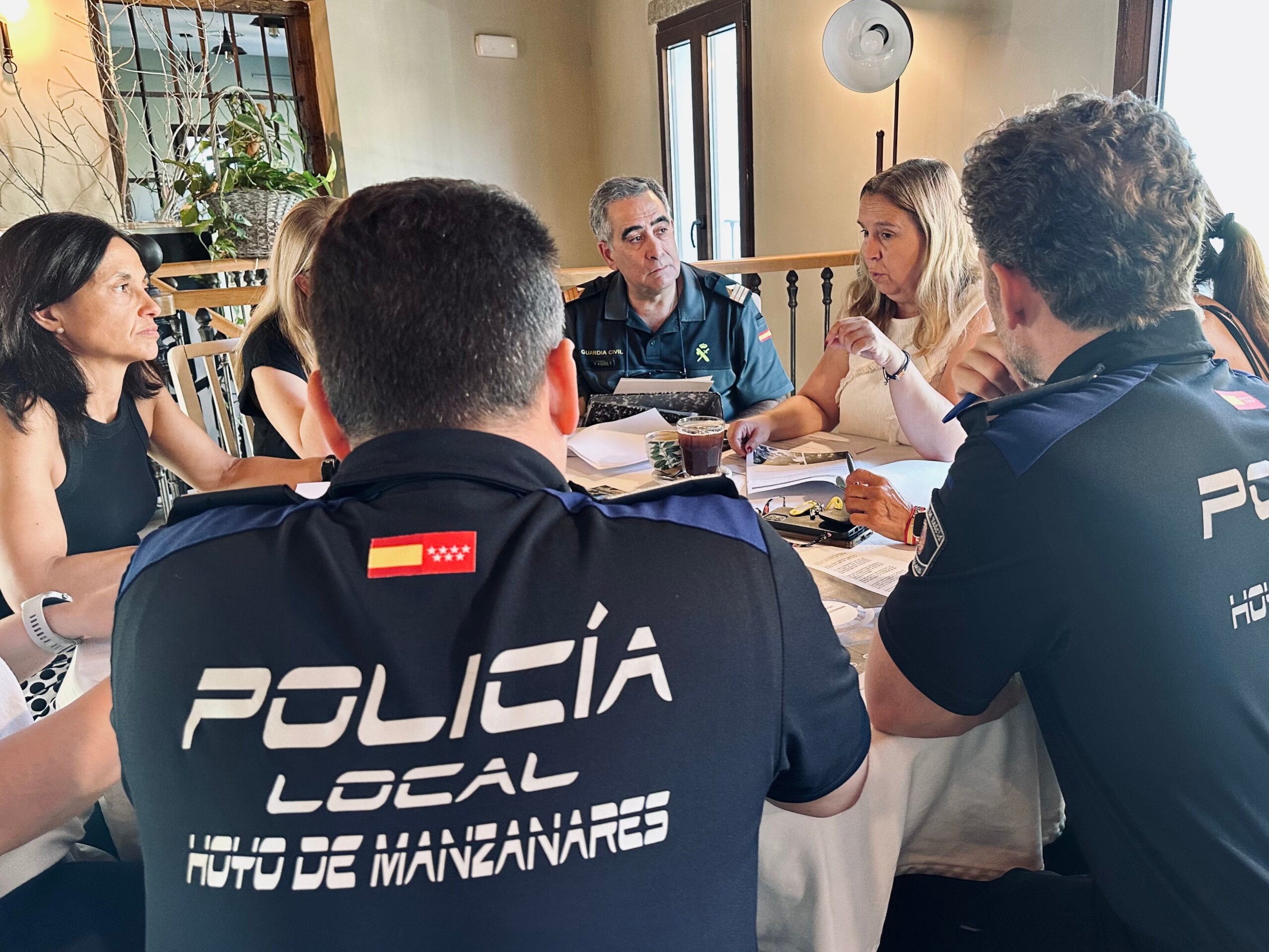 Policía Local de Hoyo de Manzanares en la última Junta Local de Seguridad