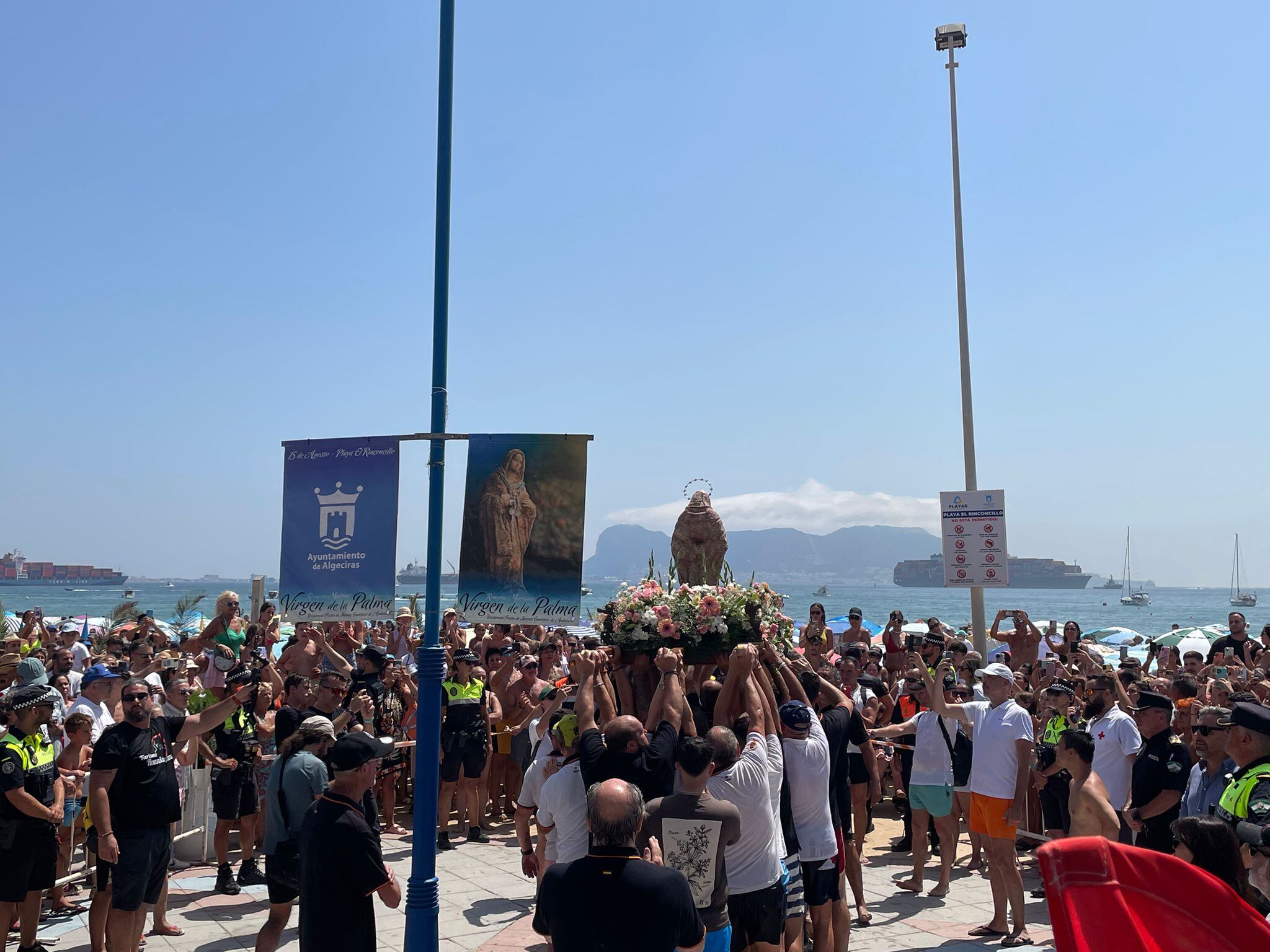 Imagen de la Virgen a su salida de las aguas