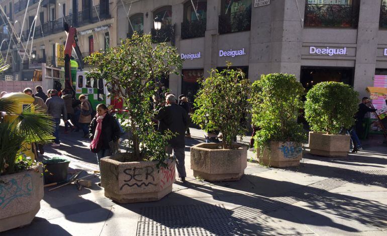 Medidas de seguridad en la madrileña calle Preciados.