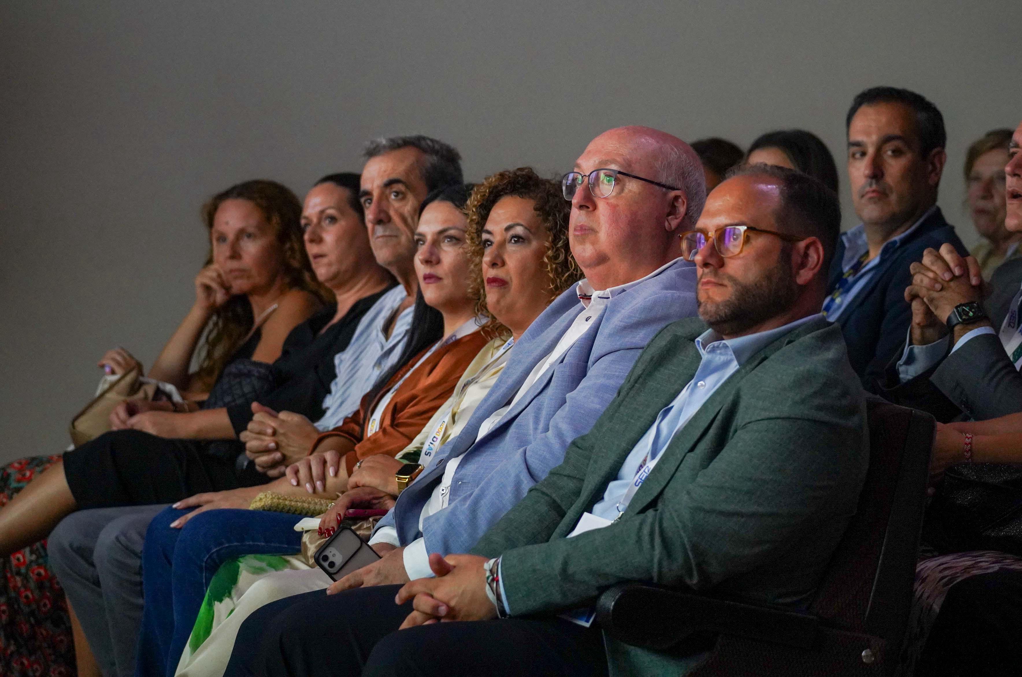 Cándido Romaguera, director de Radio Algeciras, junto a Adrián Vaca, alcalde de Castellar