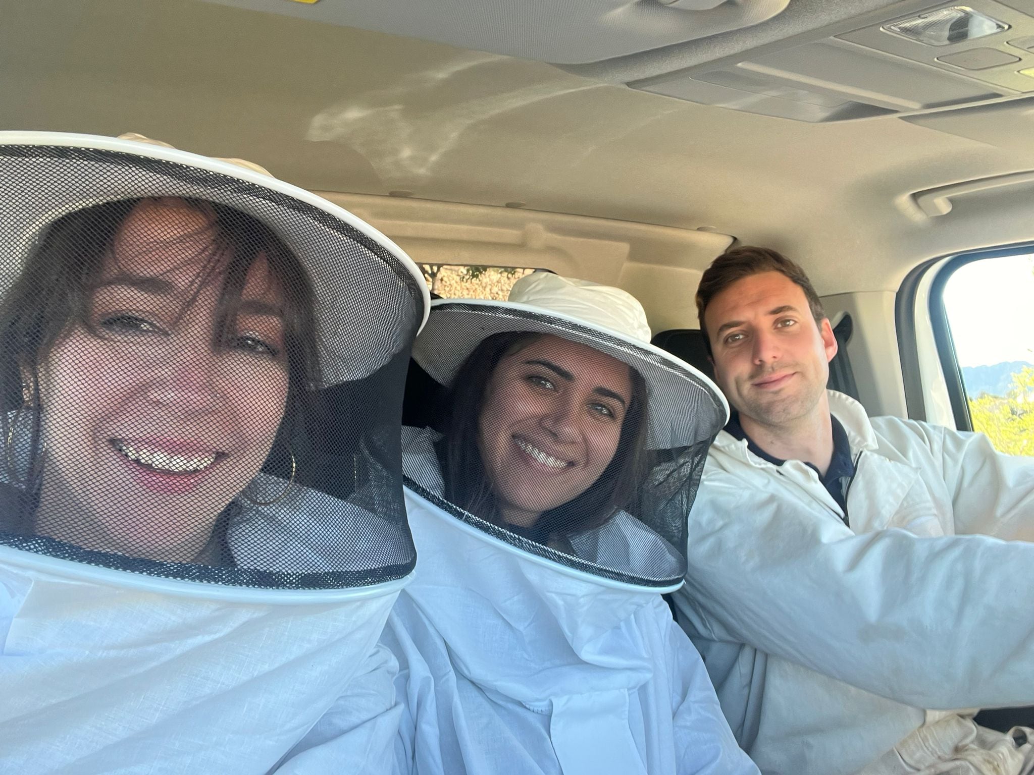 Álvaro Pérez, apicultor del campo de Cartagena