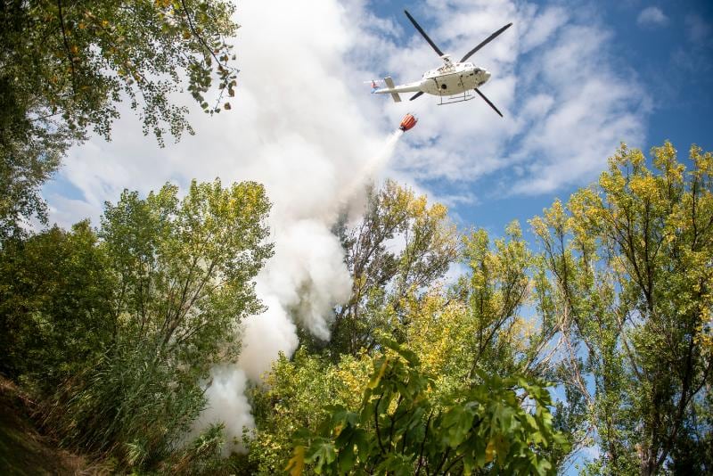 El helicóptero atiende con rapidez la propagación del fuego en La Rioja | Gobierno de La Rioja.